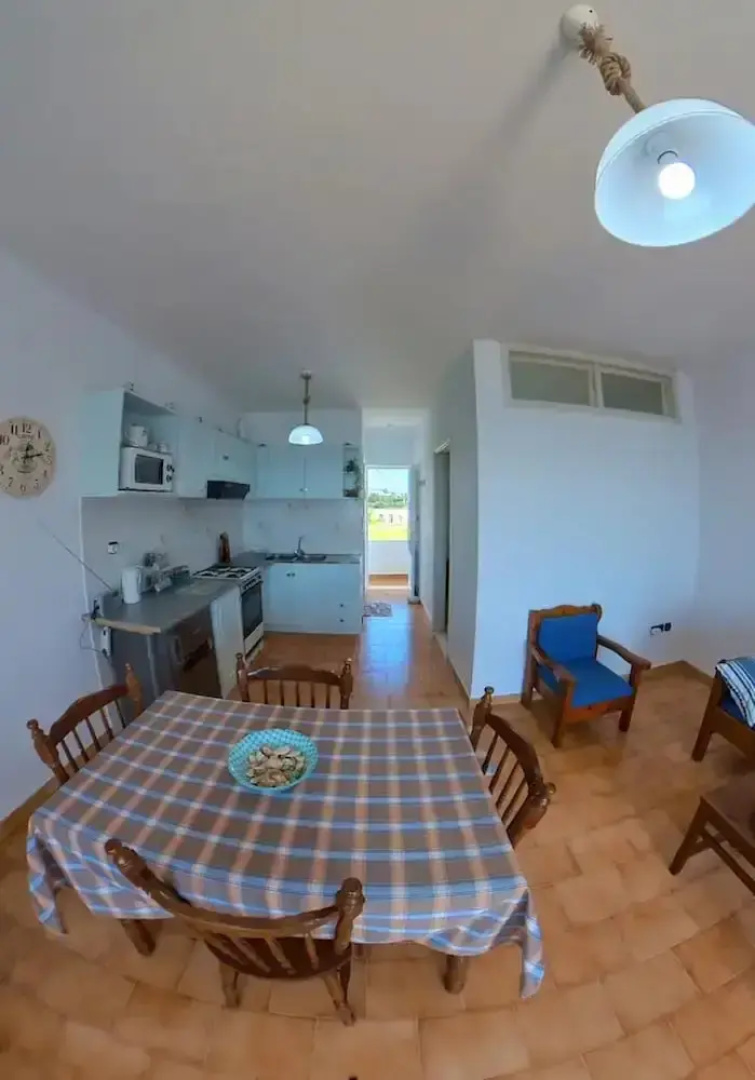 Blue House Beach Apartment - Sleeps 4 & Balcony