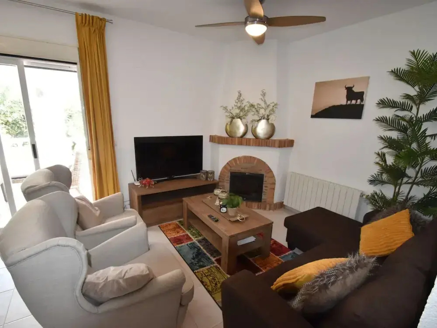 Fantastic Villa in Oliva, Great View of the Mountains & Private Swimming Pool