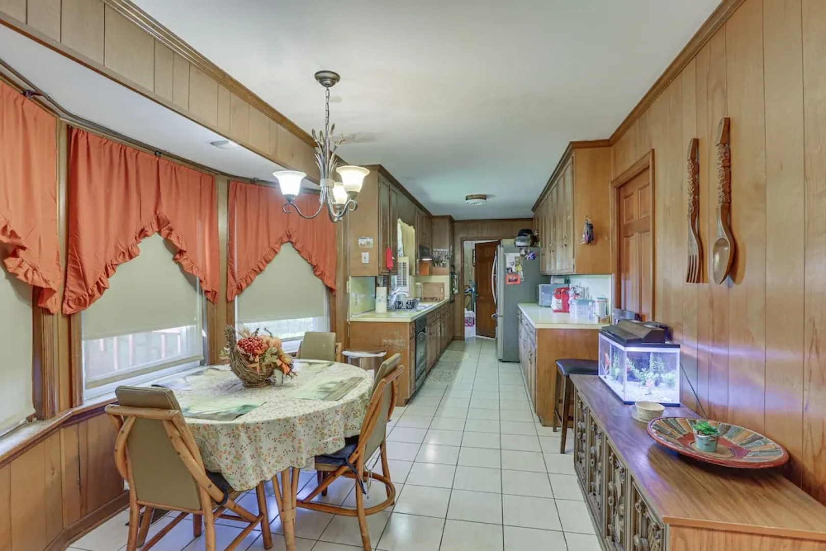 Rustic Thomasville Home w/ Deck: 2 Mi to Downtown!