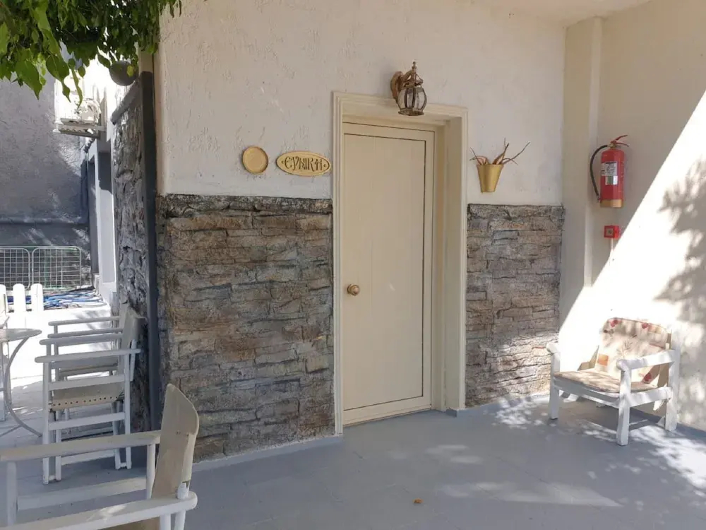 Studio Quiet And Peaceful And Very Relaxing With Kitchen, Shared Pool and Ac