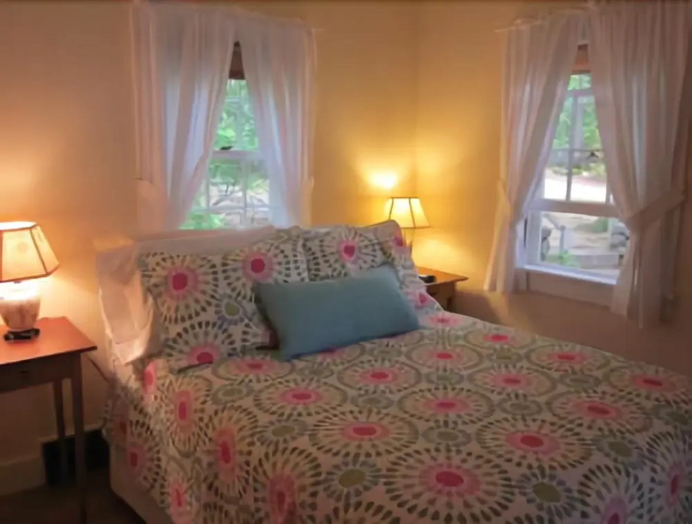 Christines Cottage - One Bedroom Cottage