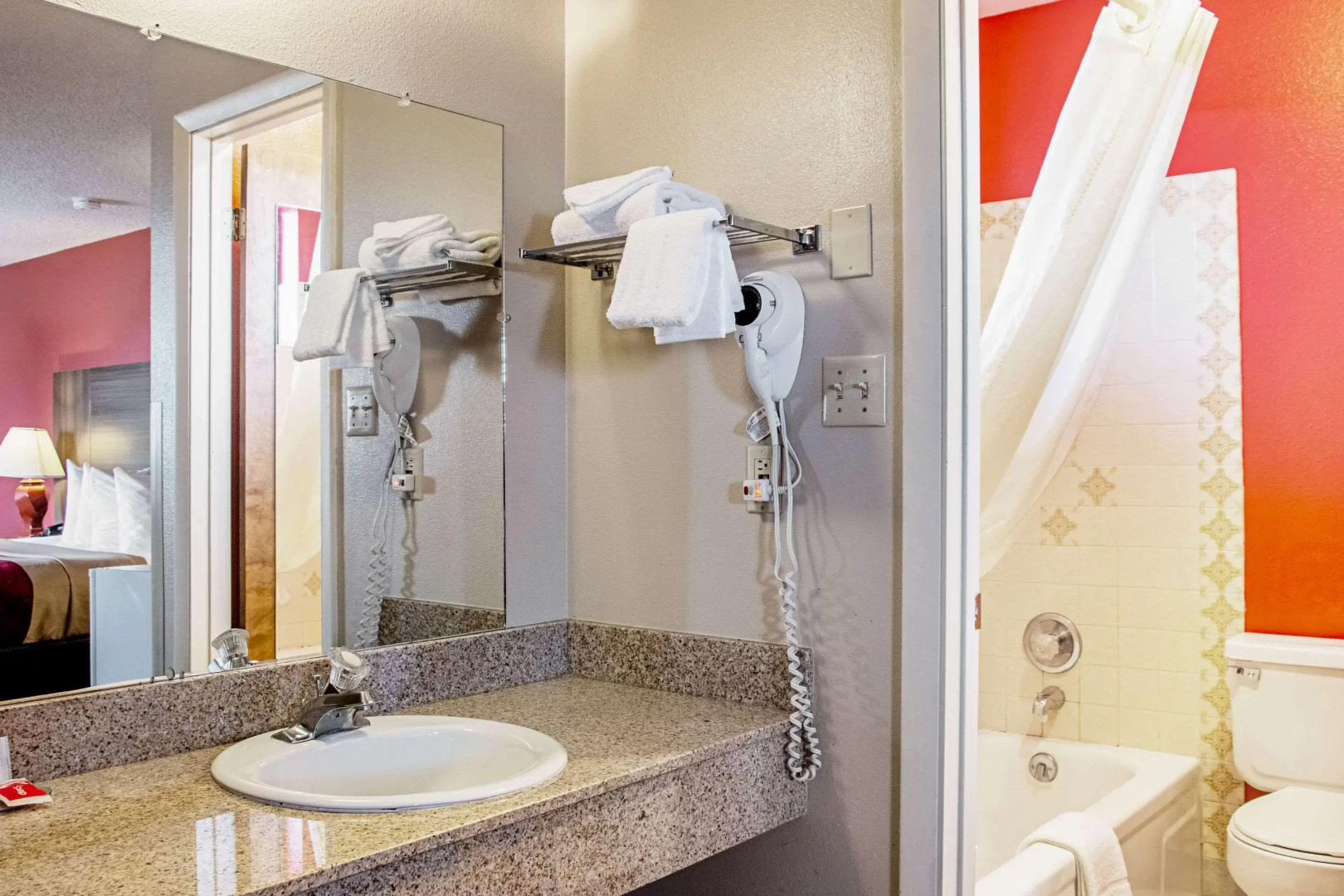 Econo Lodge Cortez near Mesa Verde