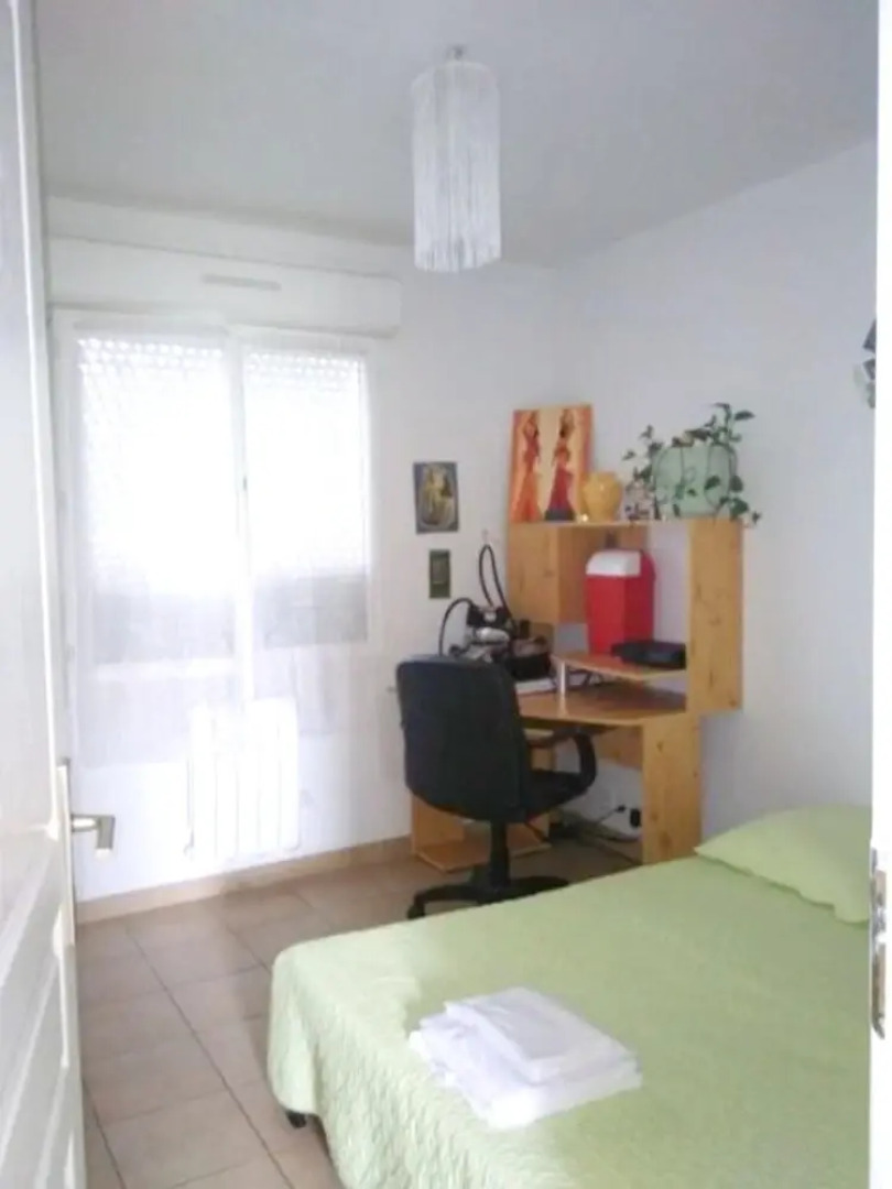 Villa With 3 Bedrooms In Lavergne, With Wonderful Lake View, Private Pool, Furnished Garden - 186 Km From The Beach