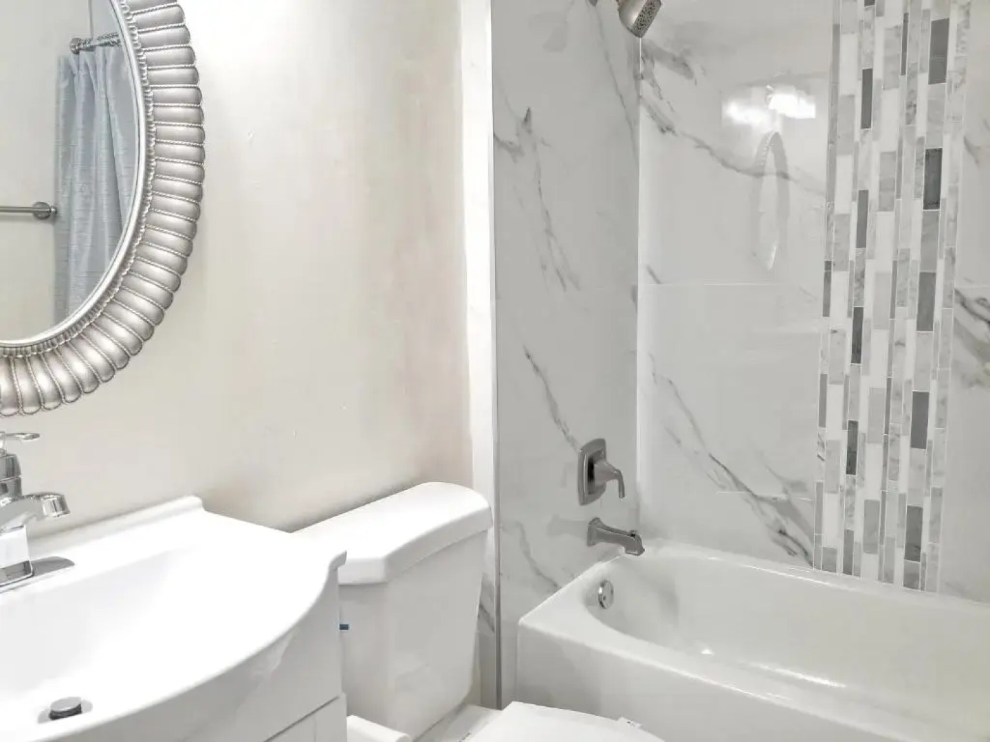 Glam 2 Bedroom Suite 4 Miles from Hard Rock Stadium