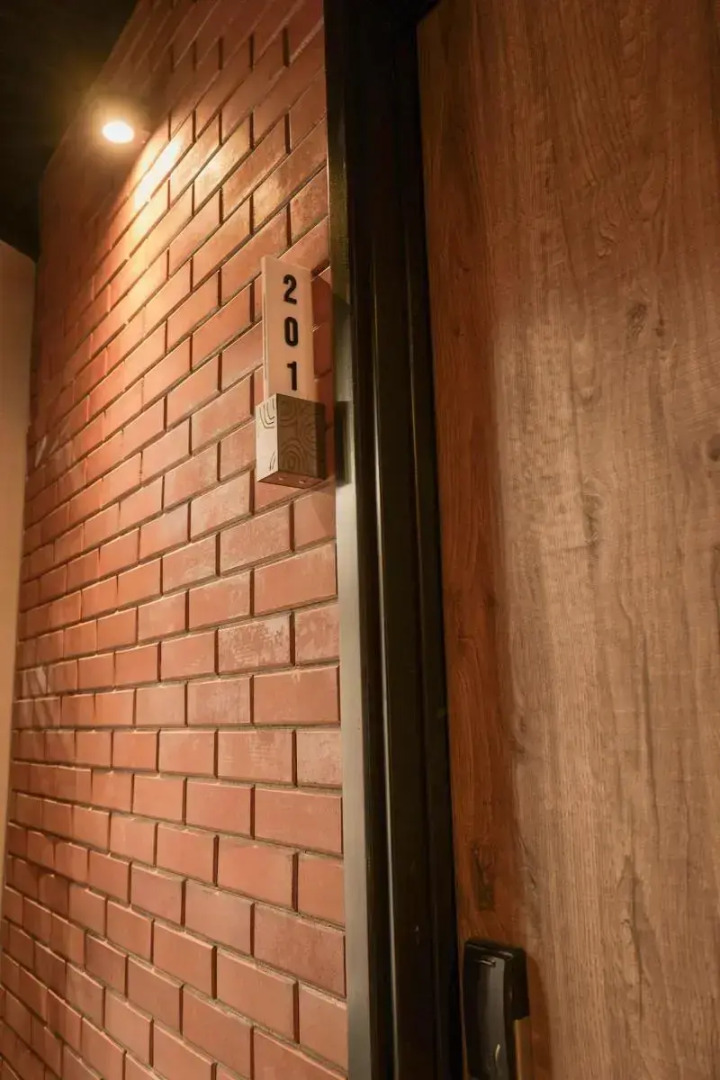 LOA Living Solo Baru