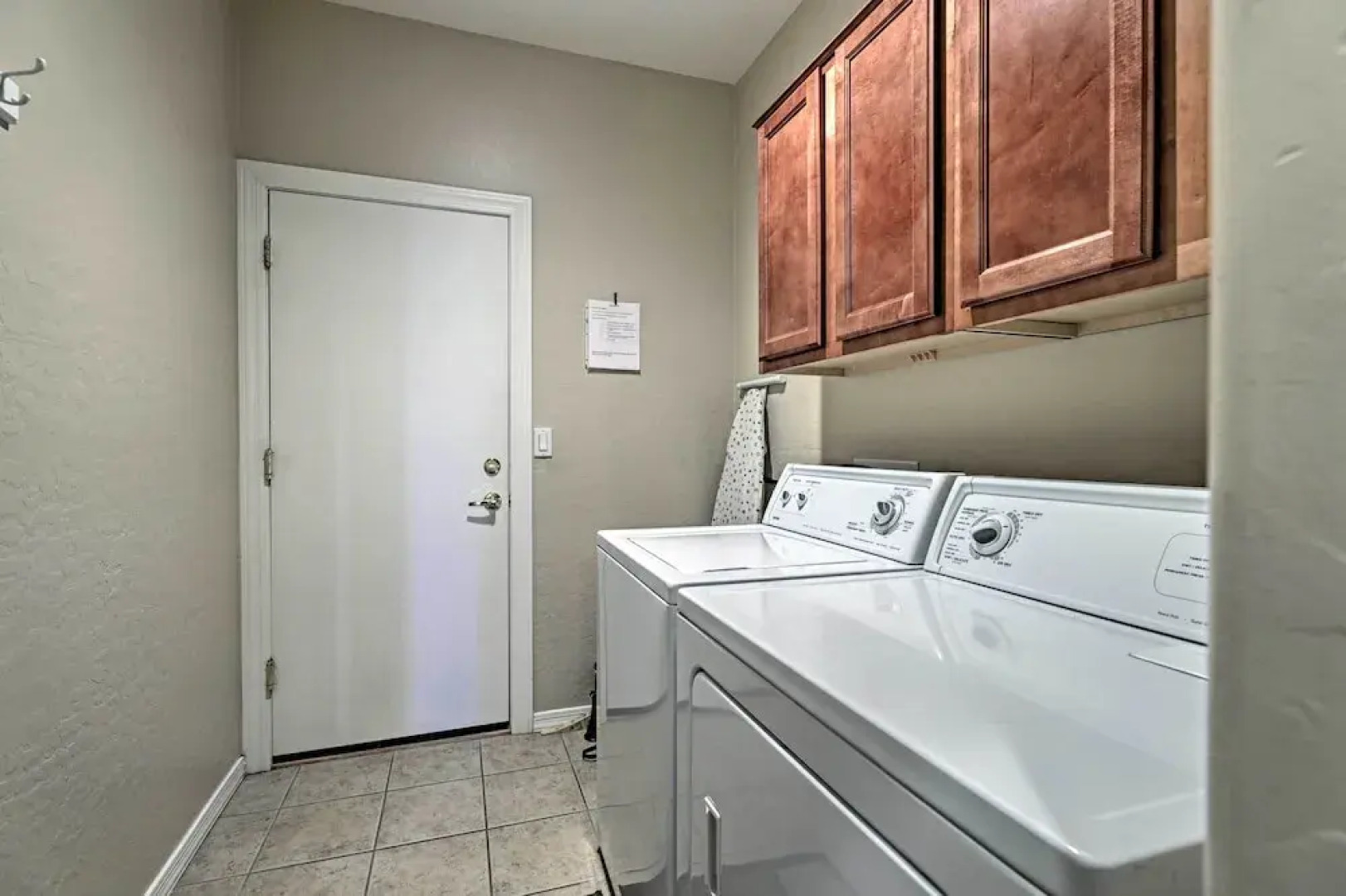 Golf Course View & Pool Access: Gold Canyon Gem