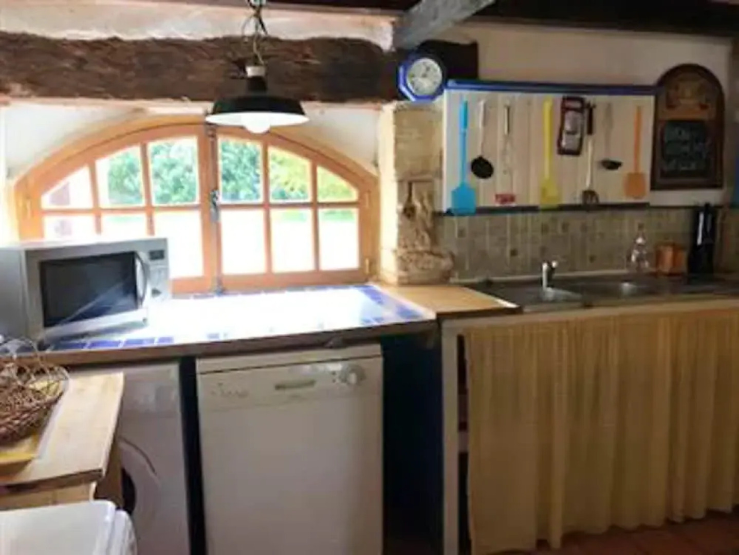 House With 4 Bedrooms in Issac, With Shared Pool and Furnished Garden