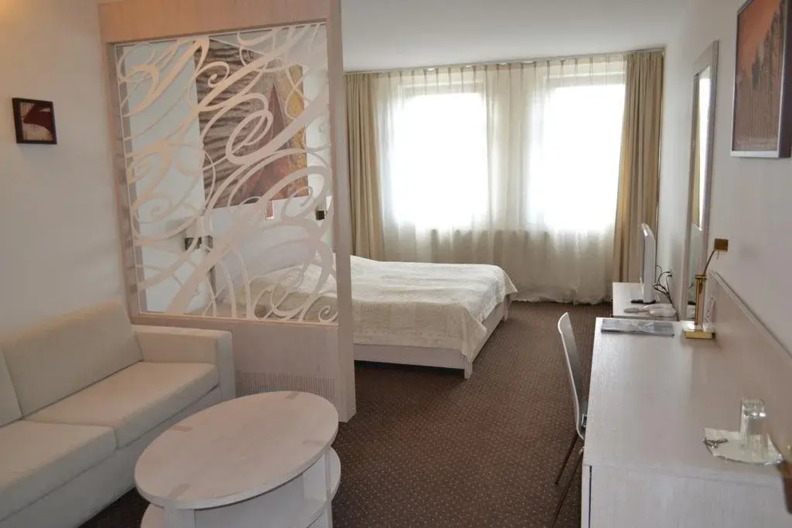 Hotel Slamený dom