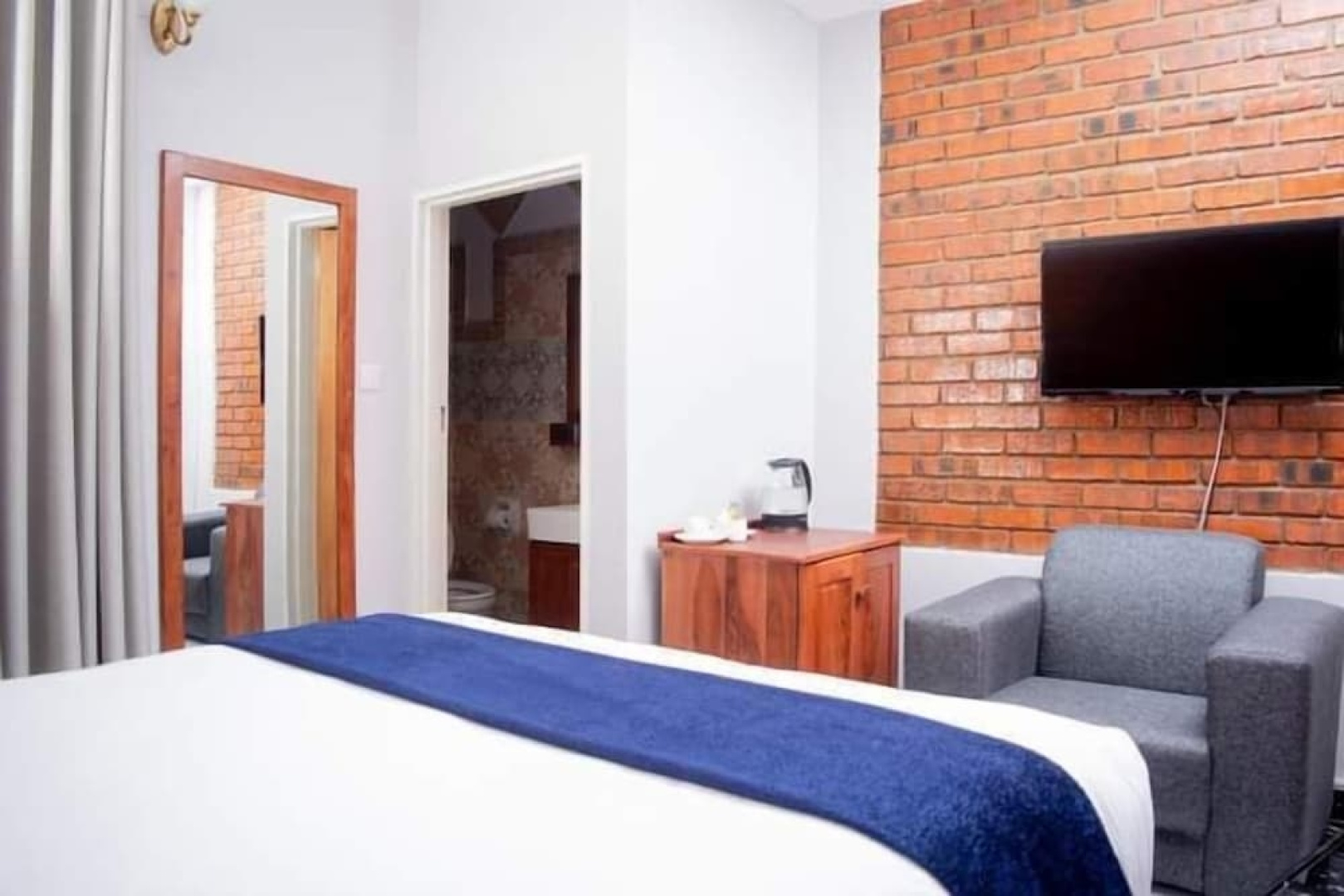 Enopat Hotel