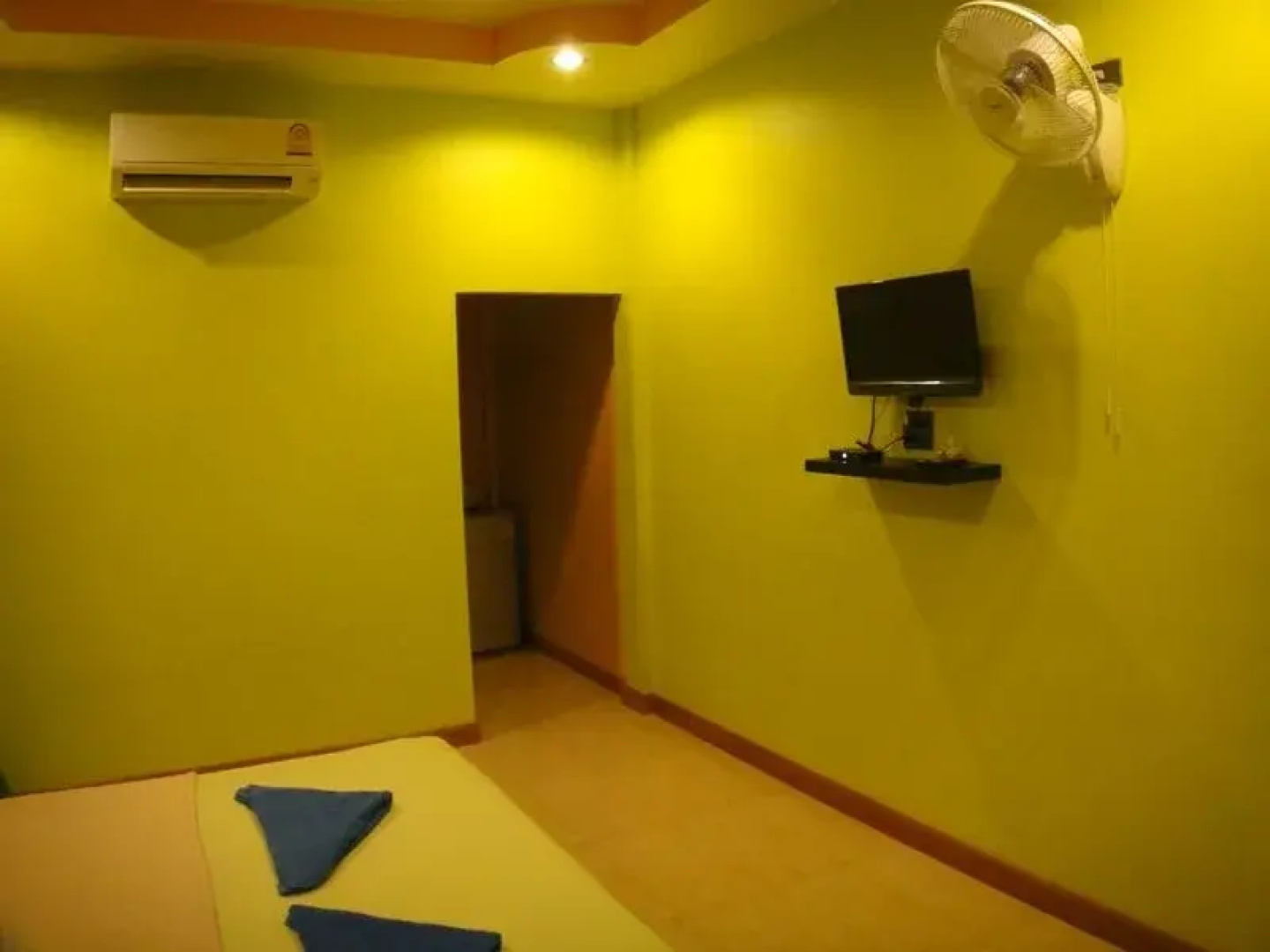 Baan Aowthai Homestay Ko Kood