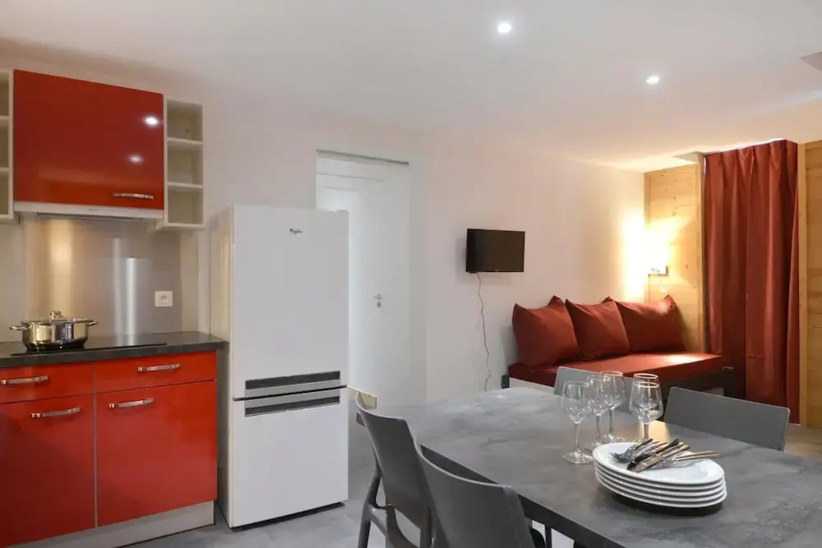 Residence Saintjacques Three-roomed Apartment for 7 People of 51 m2 S812
