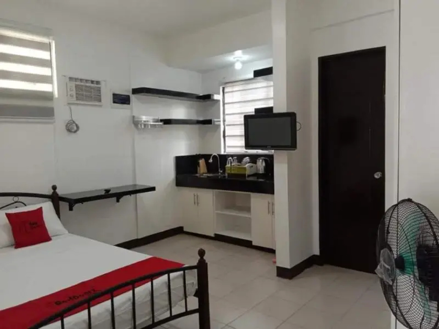 RedDoorz near De La Salle Dasmarinas Cavite