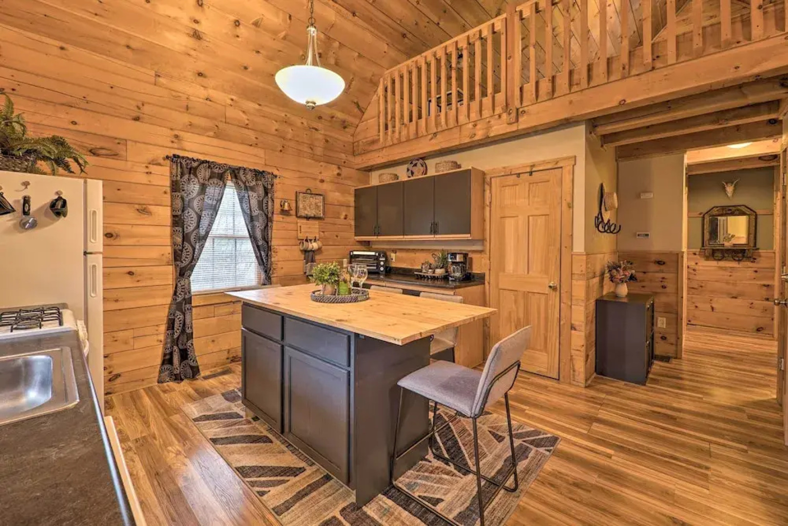 Charming Log Cabin at Double JJ Ranch Resort!