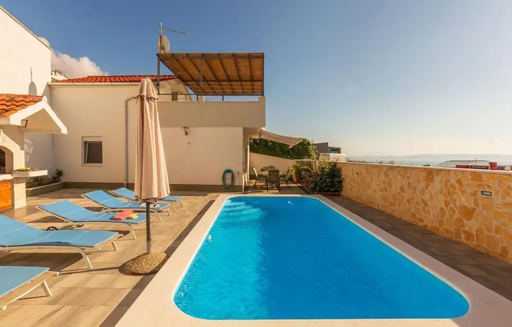 Beautiful Home in Makarska With 3 Bedrooms, Wifi and Outdoor Swimming Pool