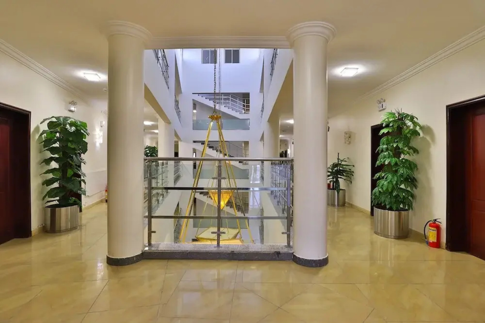 OYO 227 The New Address Hotel