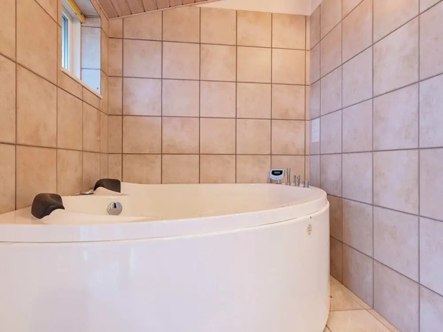 Scenic Golf Retreat-by Traum