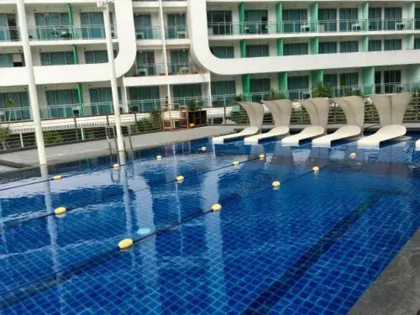 Cozy 1BR w/ Balcony at AZURE