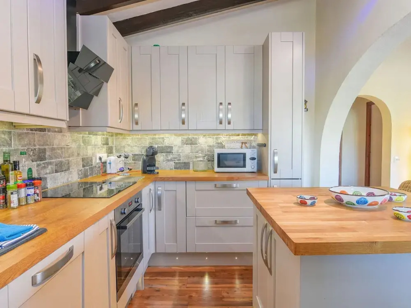 Beautiful 8-person Villa in Moraira, Near Centre, sea and Beach, Very Nicely Furnished