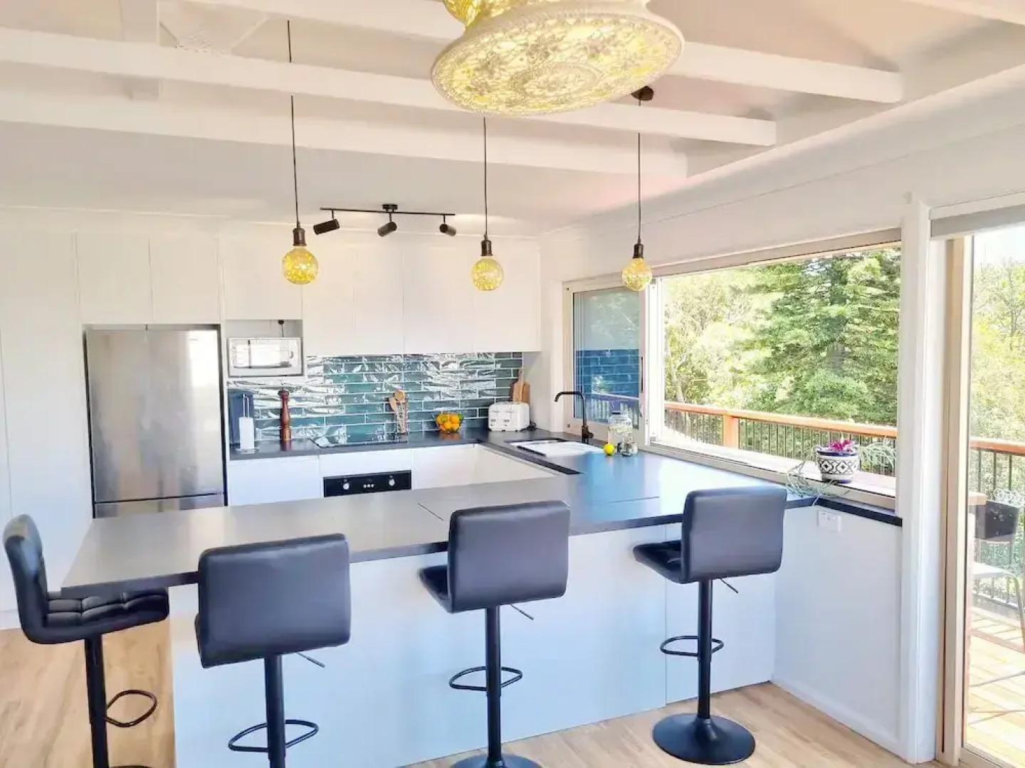 Treeview - A Beautiful 3-bed House in Kiama