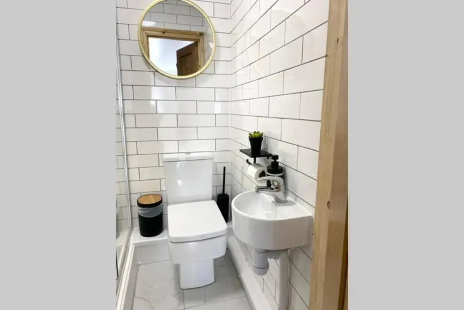 Stylish, cosy studio in Carmarthen town centre