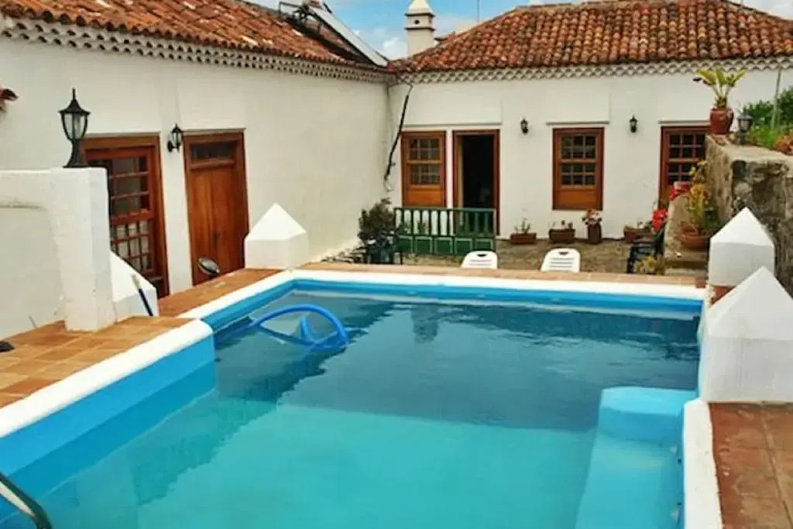 2 bedrooms house with shared pool and wifi at San Cristobal de La Laguna