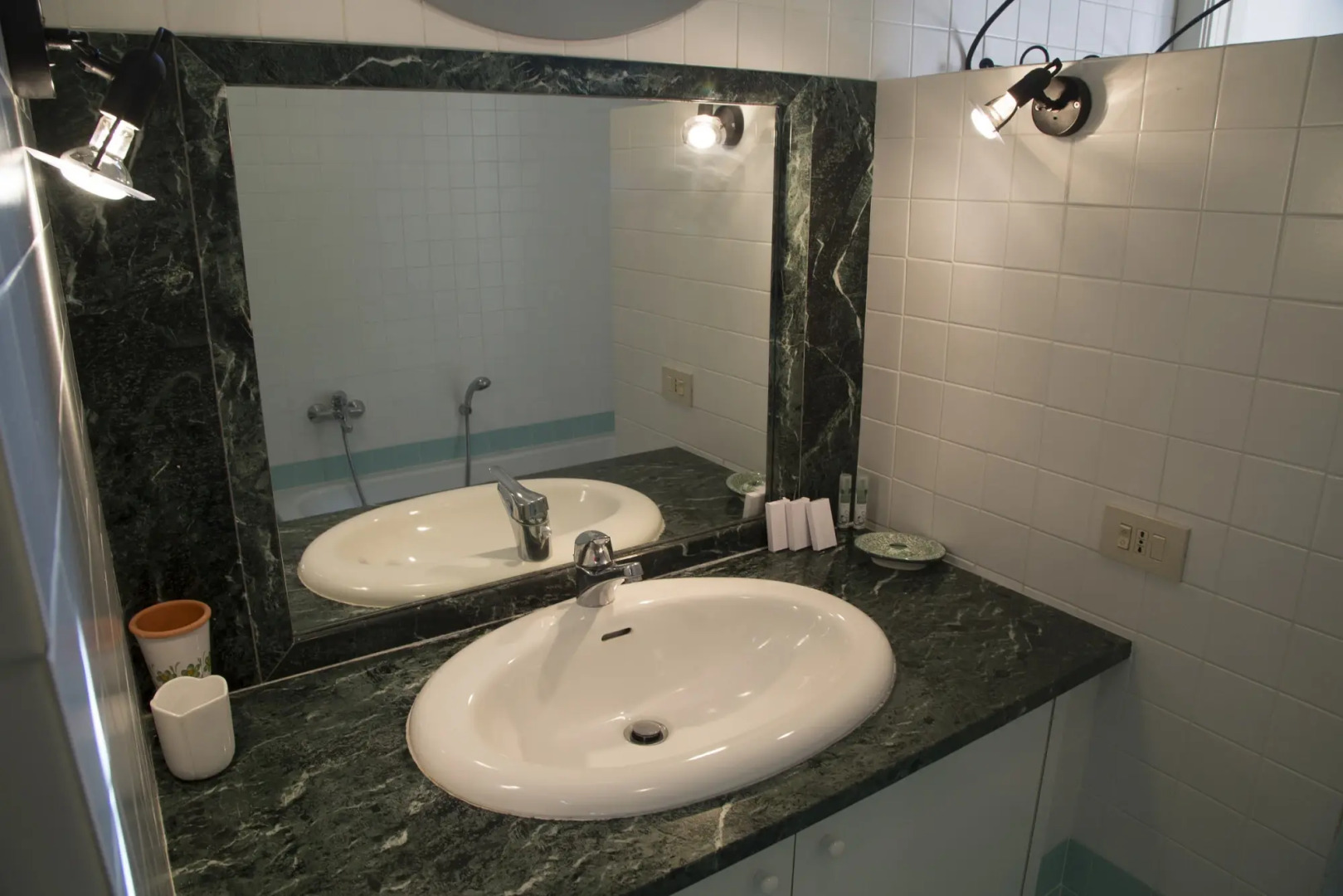 Villa Glicini - delightful cottage with pool