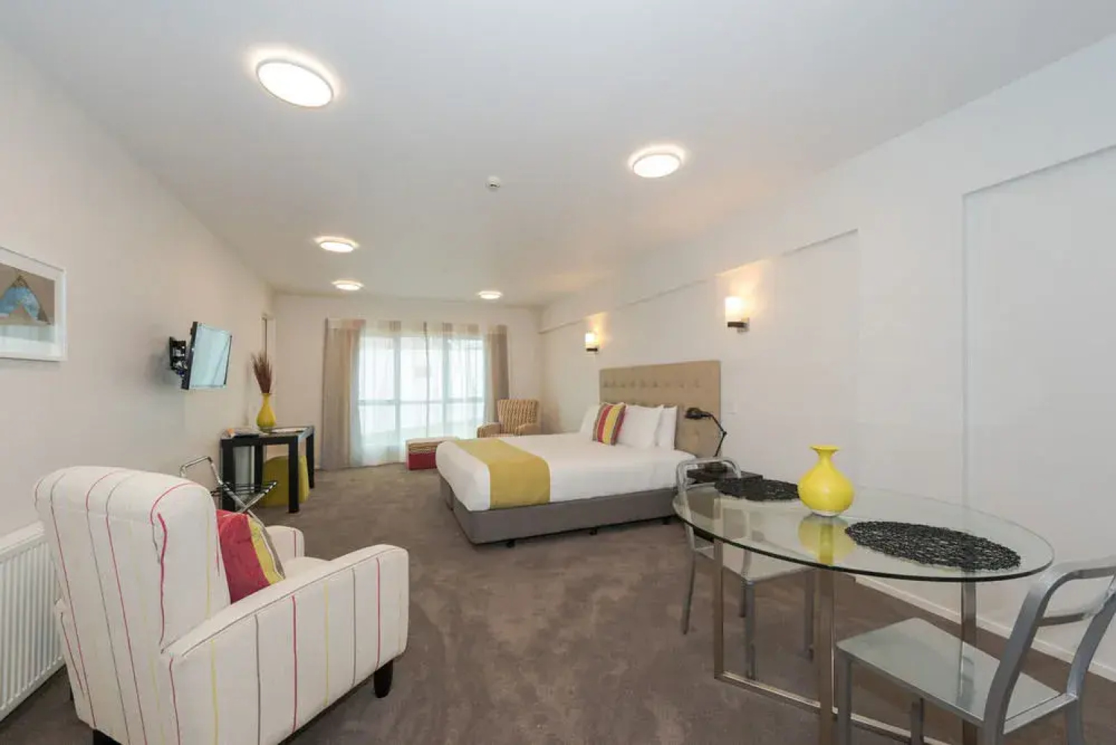 Clarion Suites Ambassador