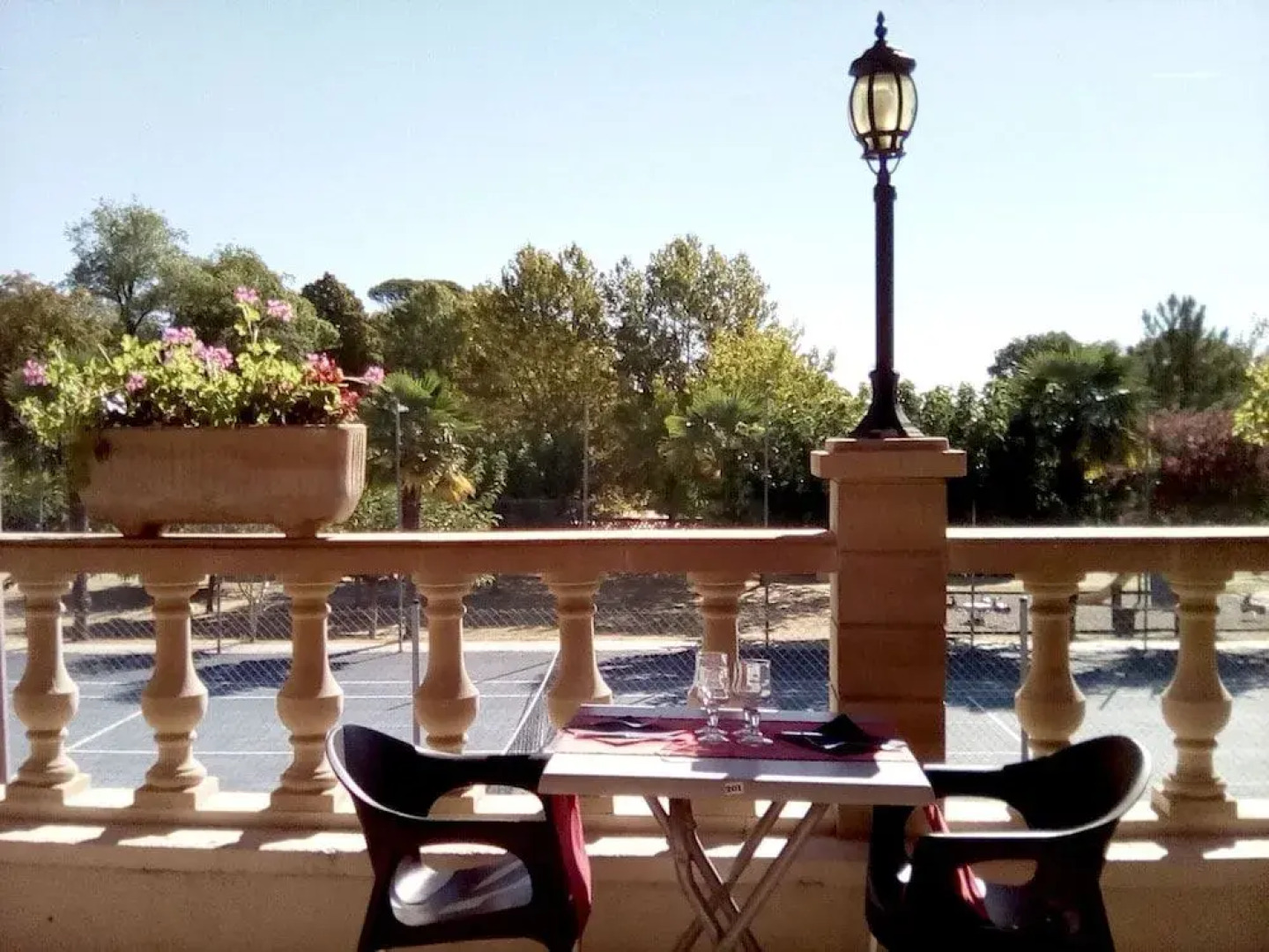 Logis Hôtel Restaurant Le Pardaillan