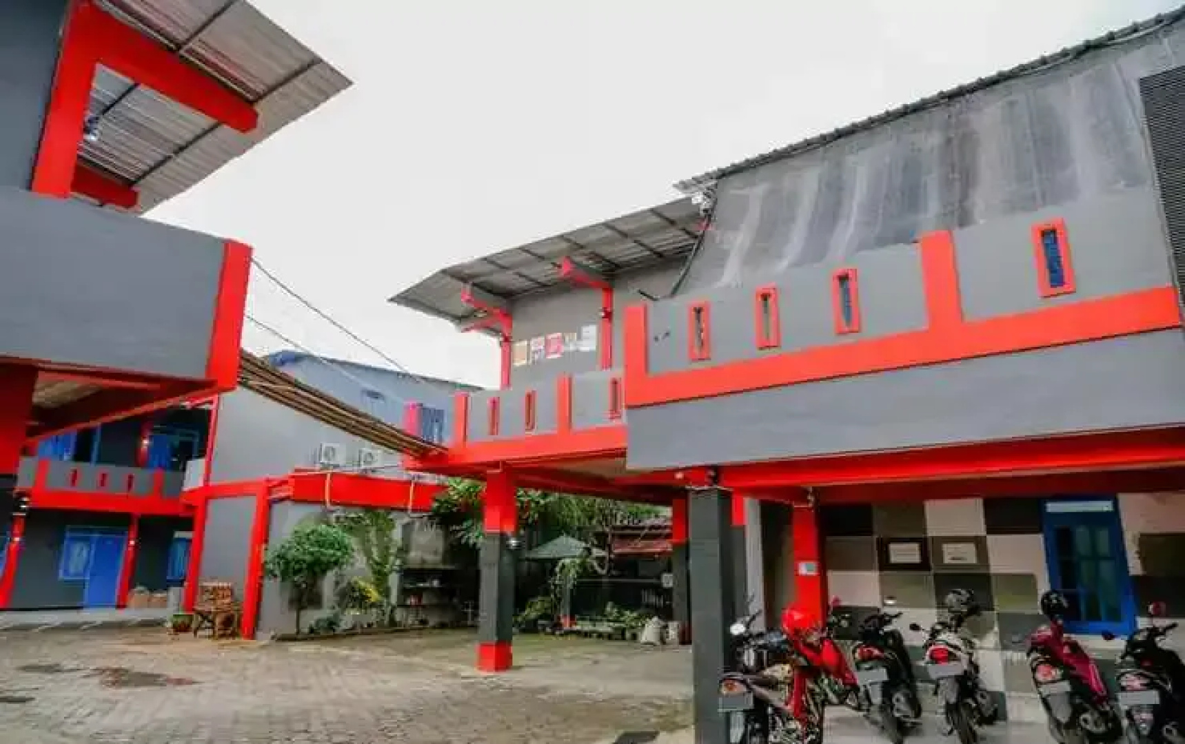 OYO Life 2615 Menik Jaya Margobawero