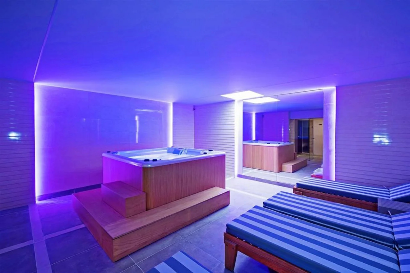 Swell Boutique Hotel