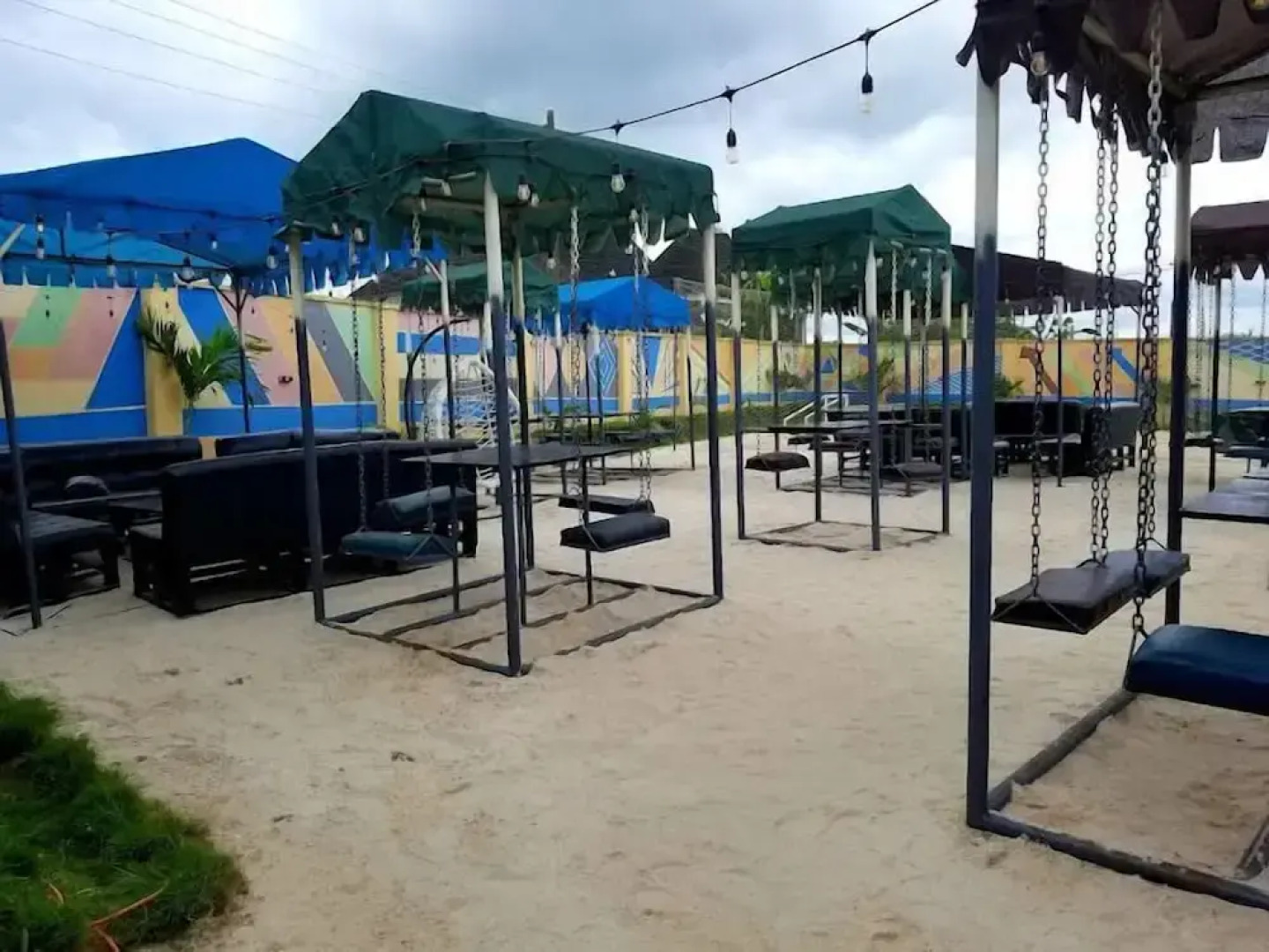 Rolak Hotel and Suites