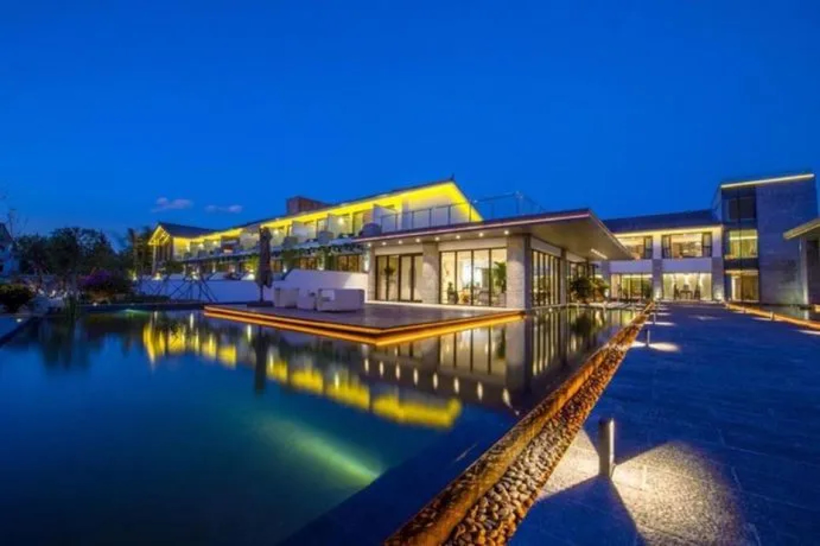 Dali Red Dragon Well Hotel