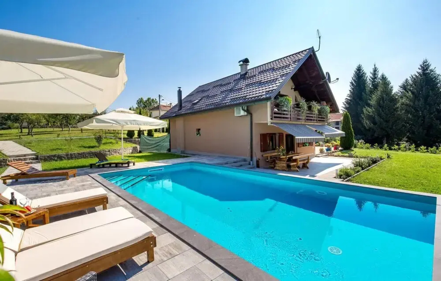 Stunning Home in Slunj With 3 Bedrooms, Wifi and Outdoor Swimming Pool