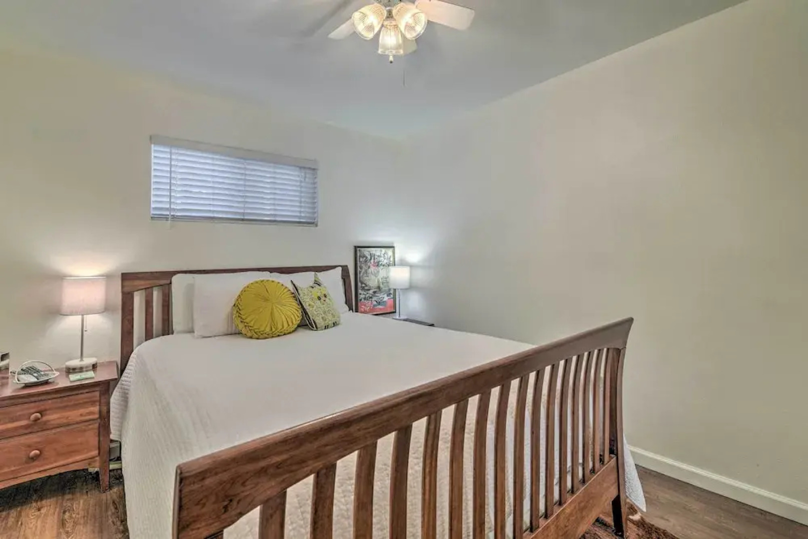 Walk to Ski Slopes! Red River Condo w/ Fireplace