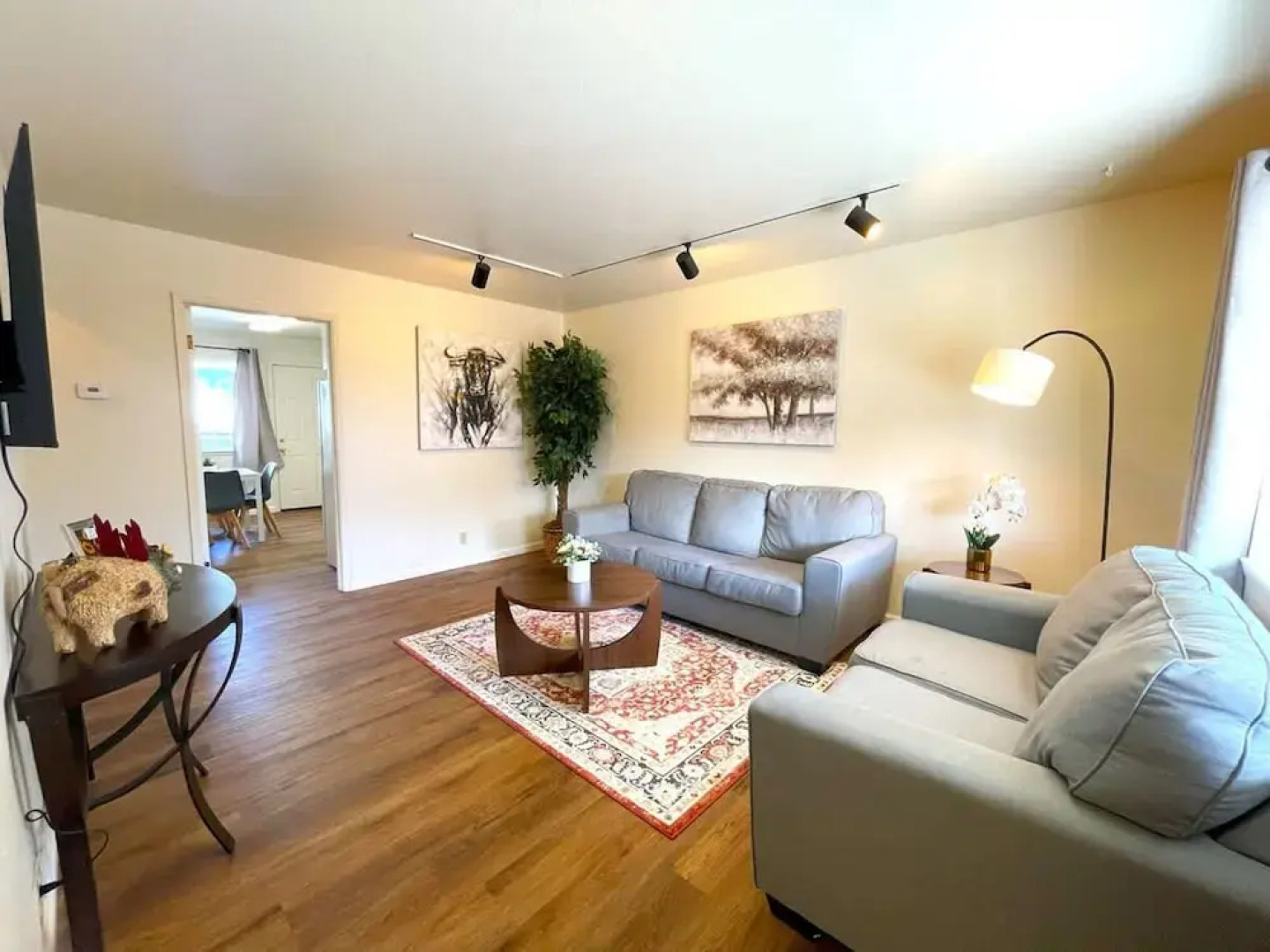 Campbell Cozy Bright 2B 1b AC Close to Downtown