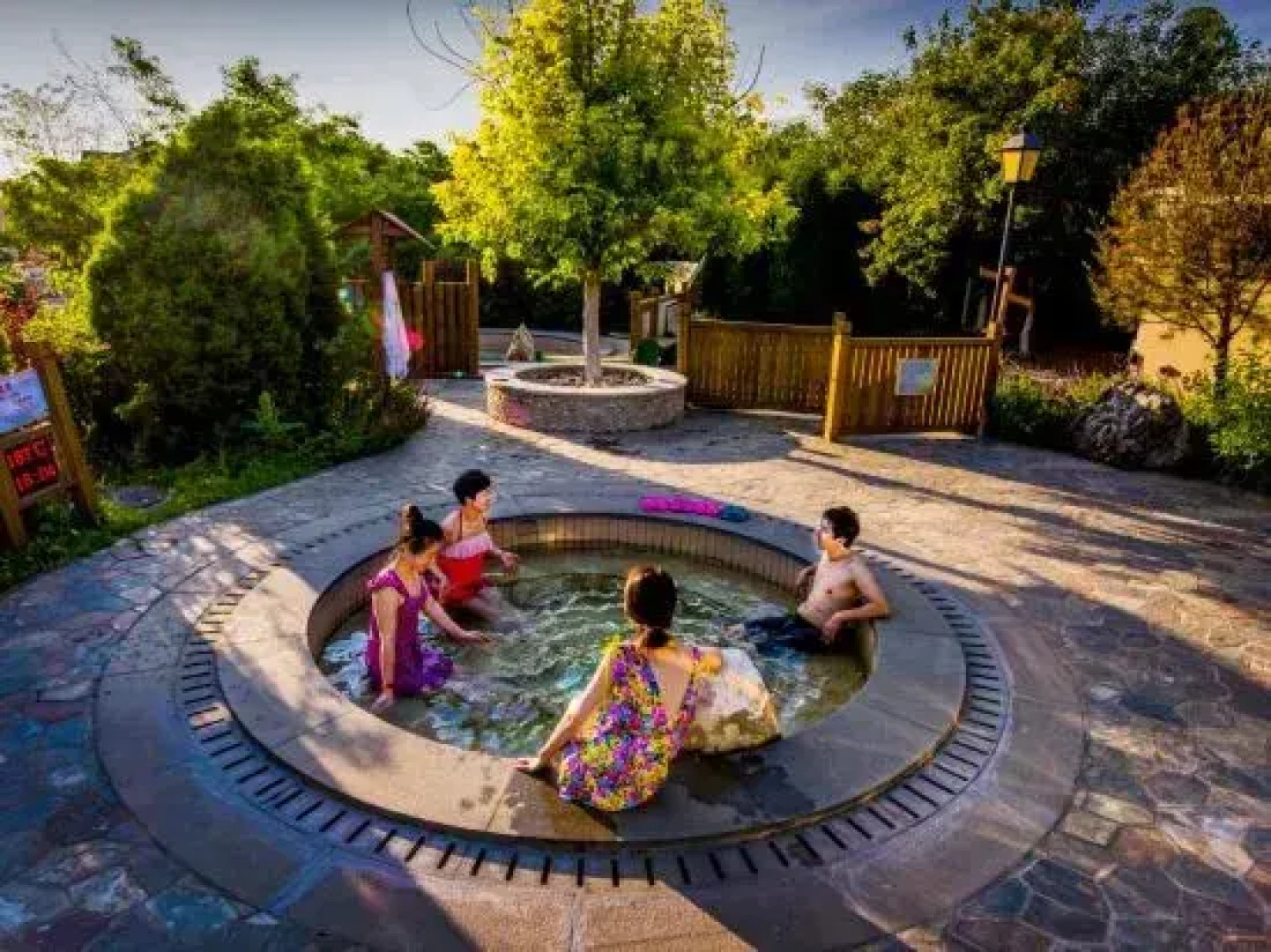 Gaizhou Yujingshan Hot Spring Garden Hotel