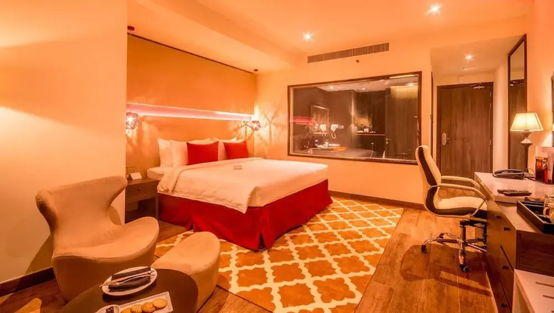 Carnelian Glory Bower Hotels