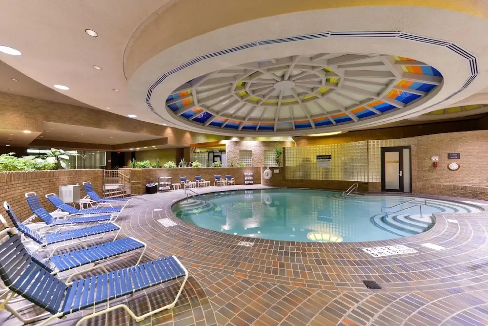 Edward Hotel & Convention Center