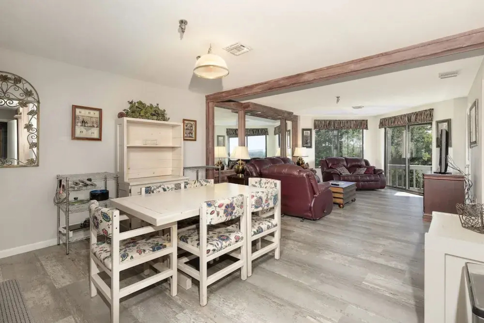 Stoneridge 3BR Standard Condo, Sleeps 8 by RedAwning