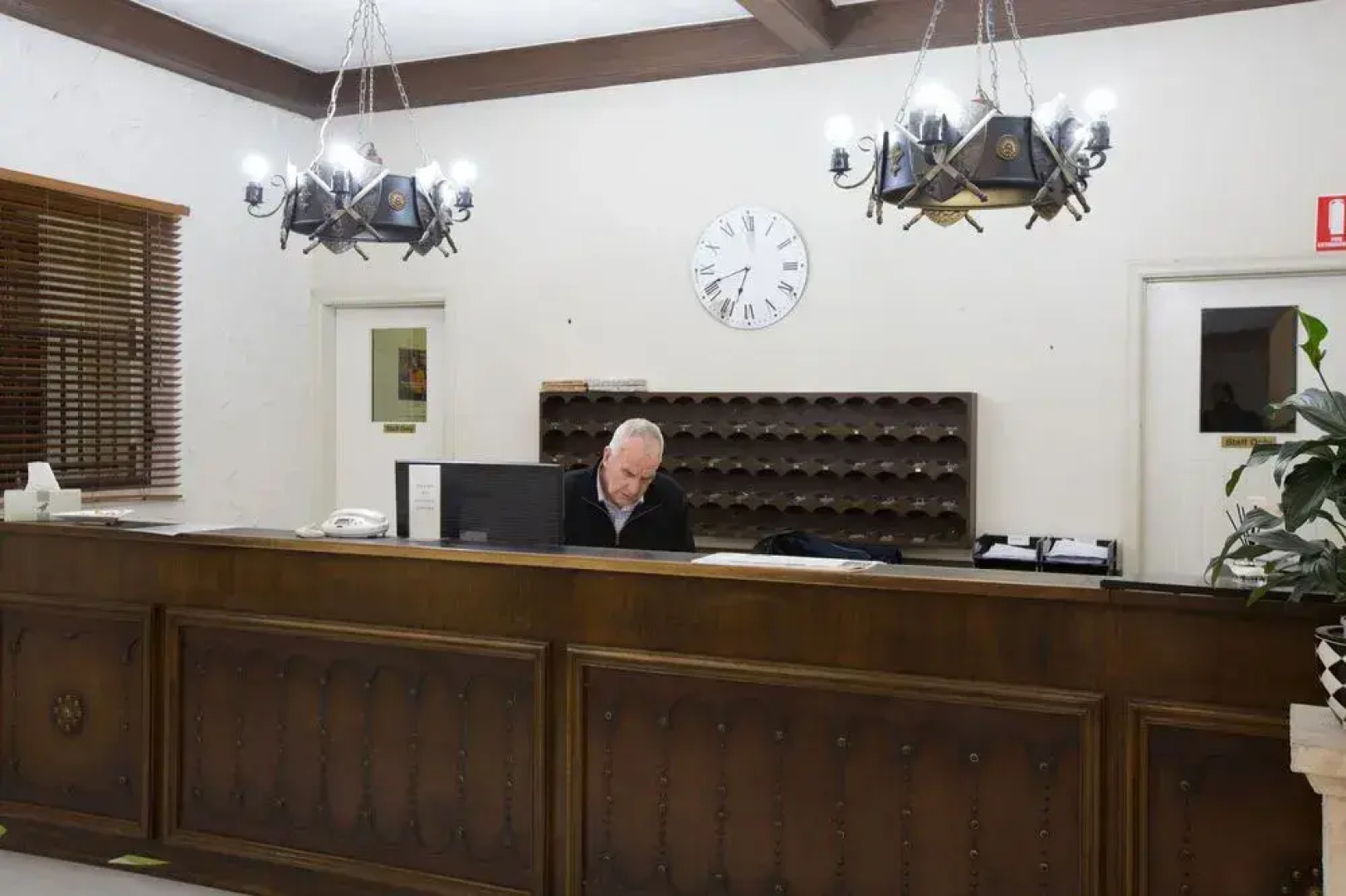 Econo Lodge Hacienda International