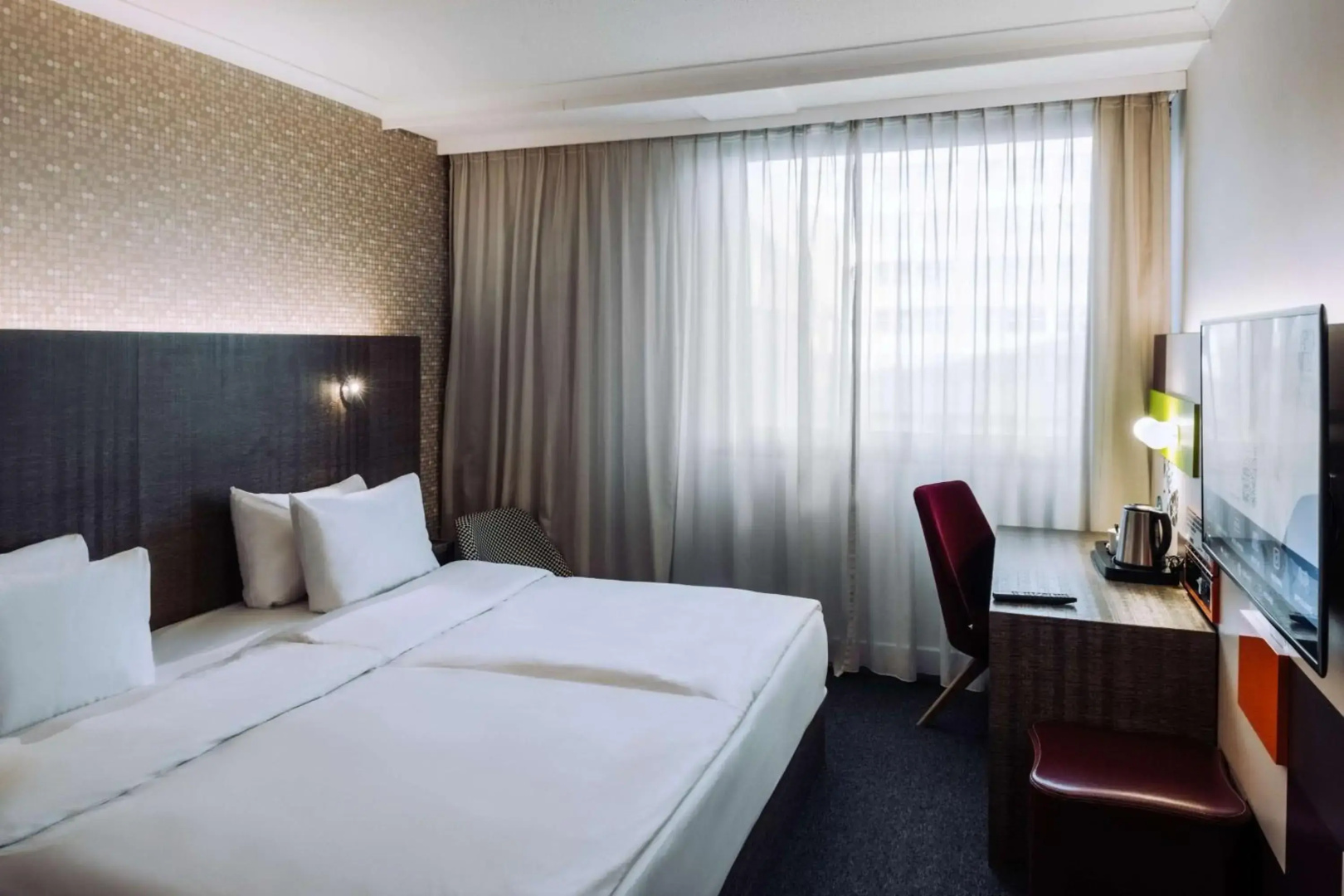 Отель Pentahotel Reading