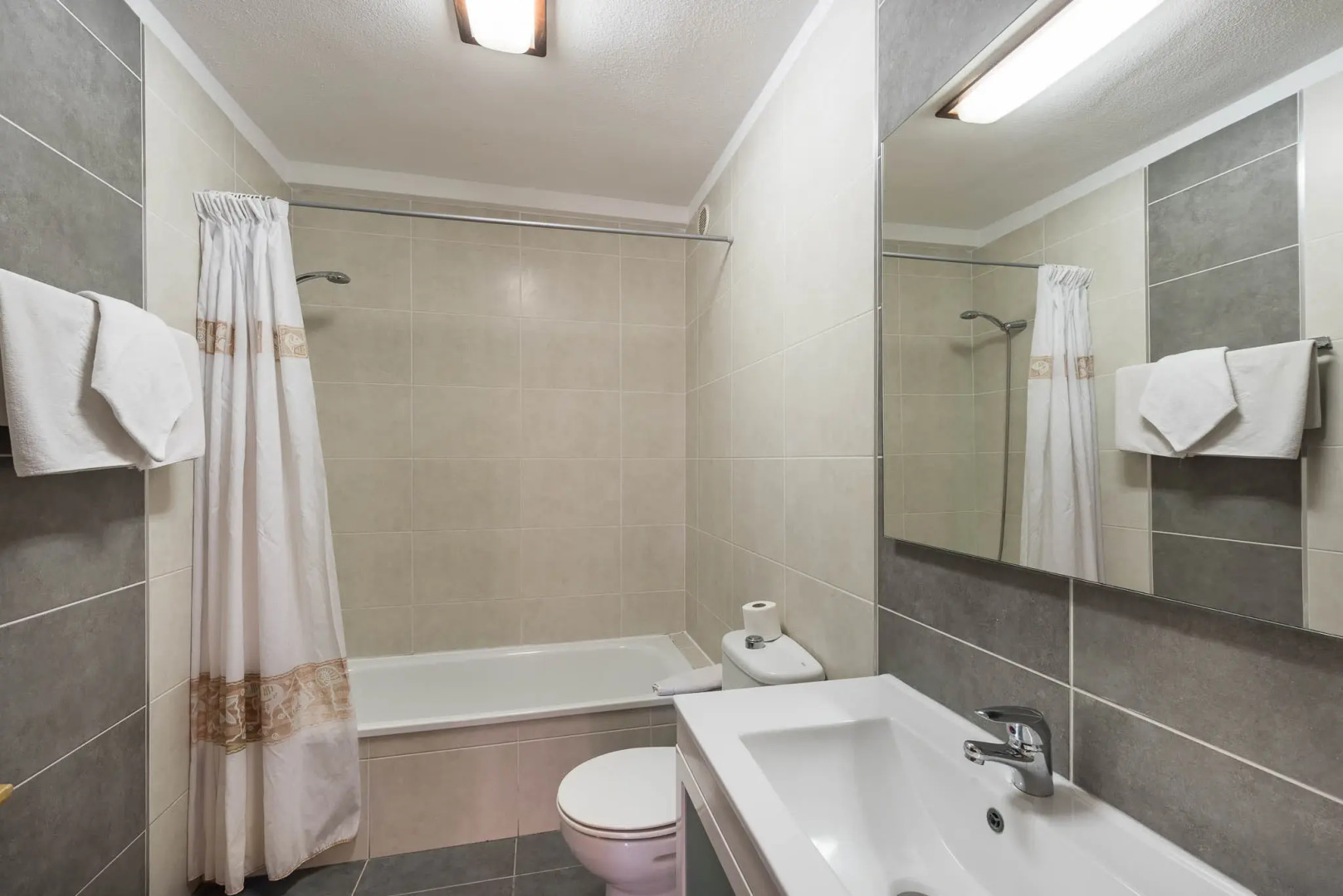 Paloma Beach Apartments