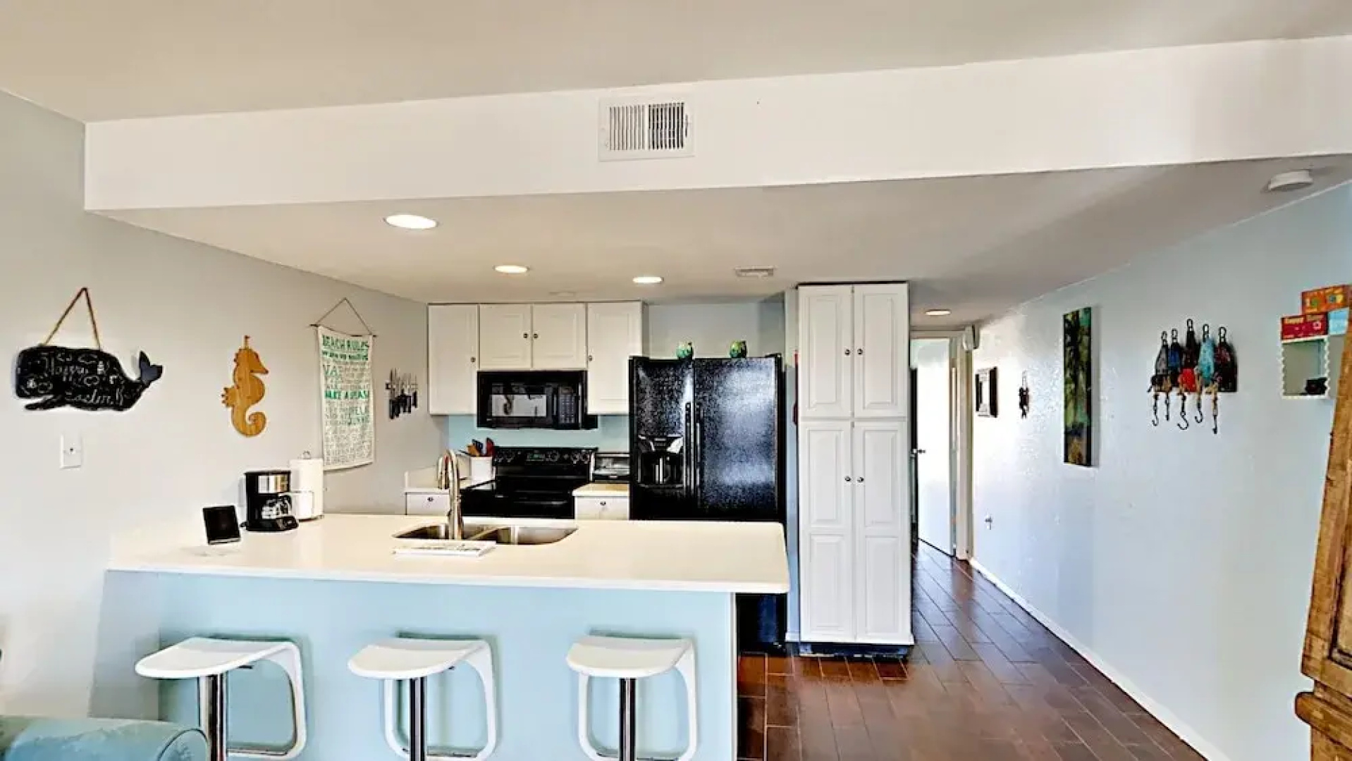 121E Venus Lane Condo - 1 Br condo by RedAwning