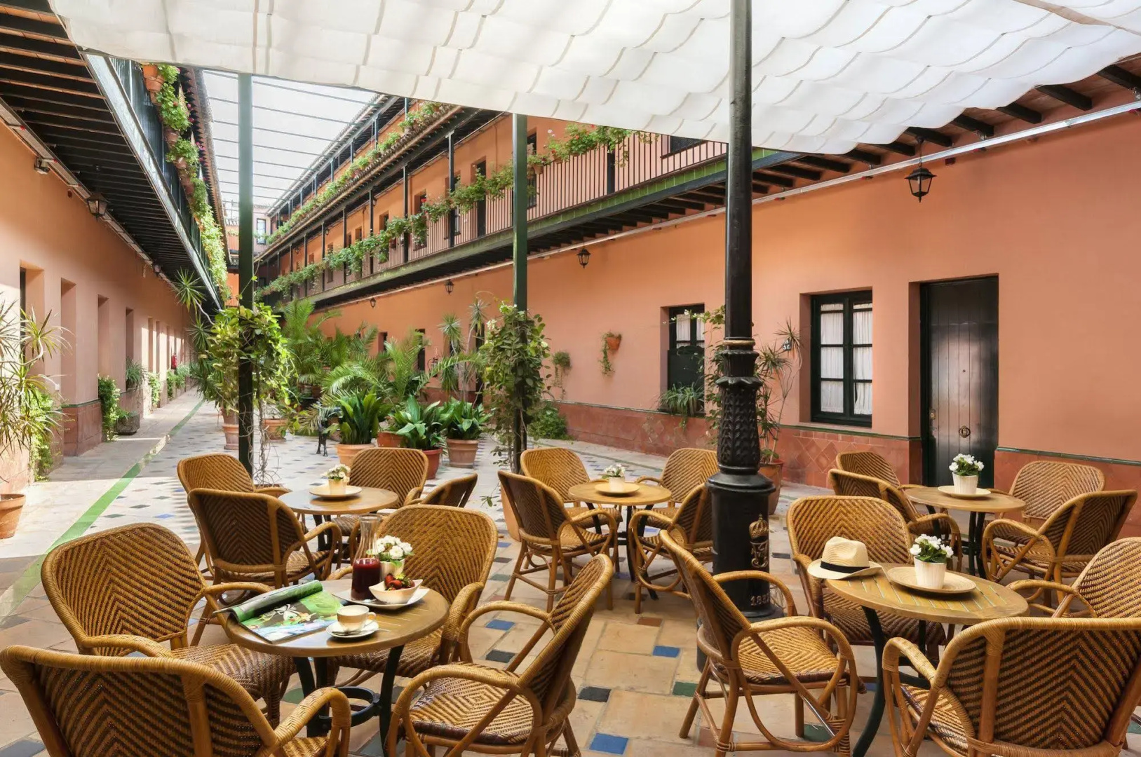 Patio De La Cartuja