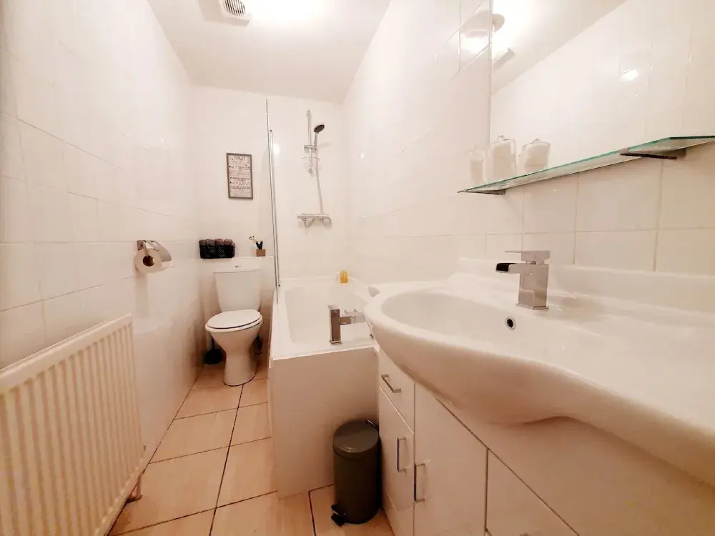 Klass Living - Station Apartment