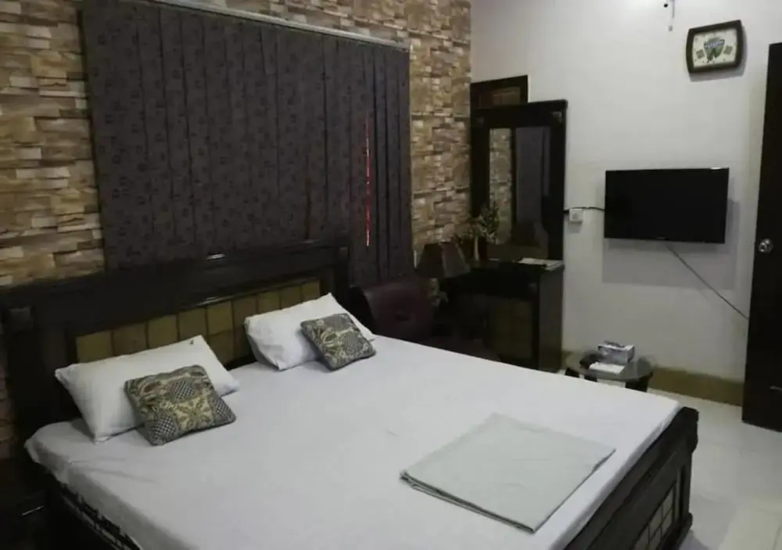 Autobahn Guest house