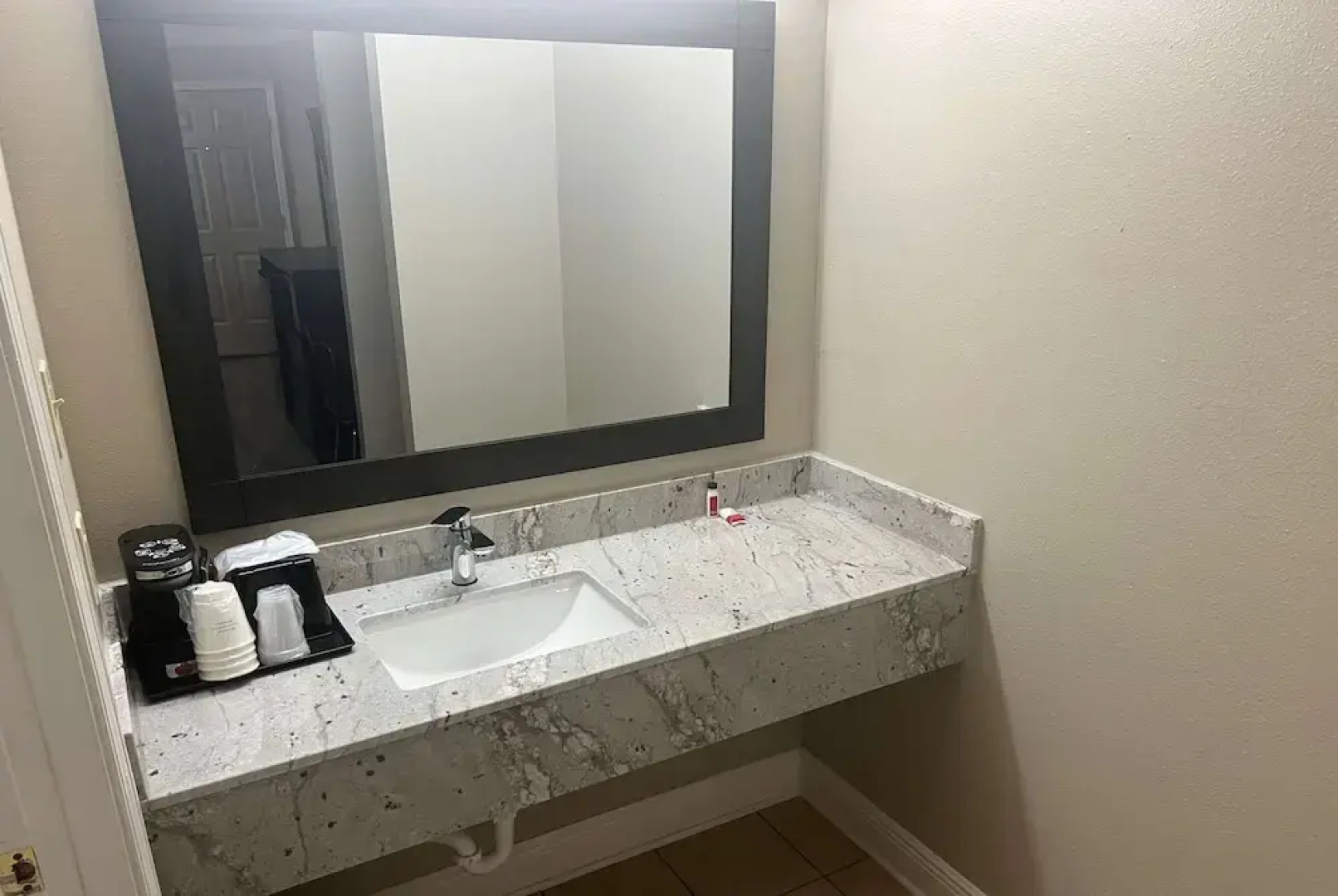 Super 8 by Wyndham Picayune