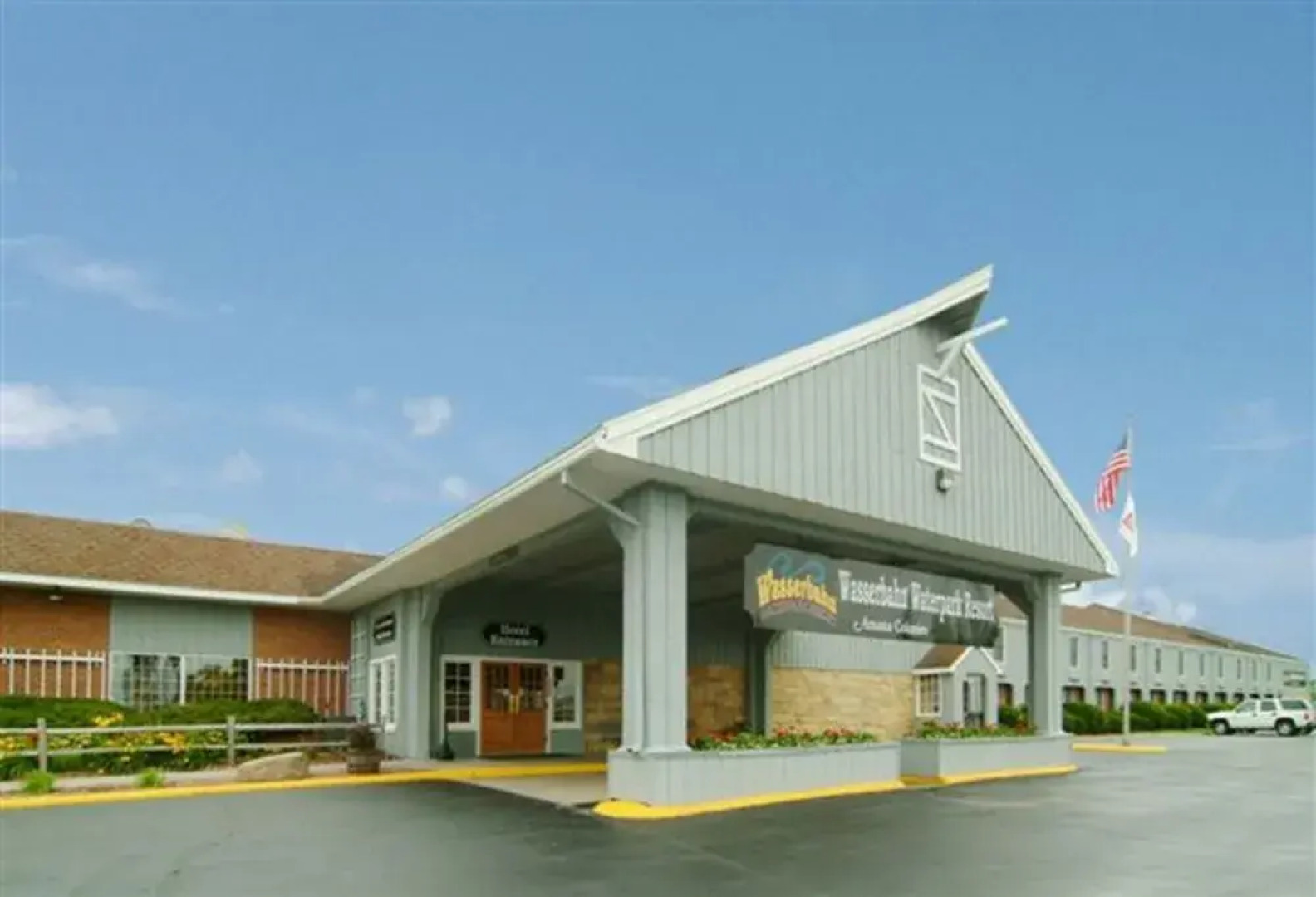 Ramada Williamsburg and Wasserbahn Waterpark