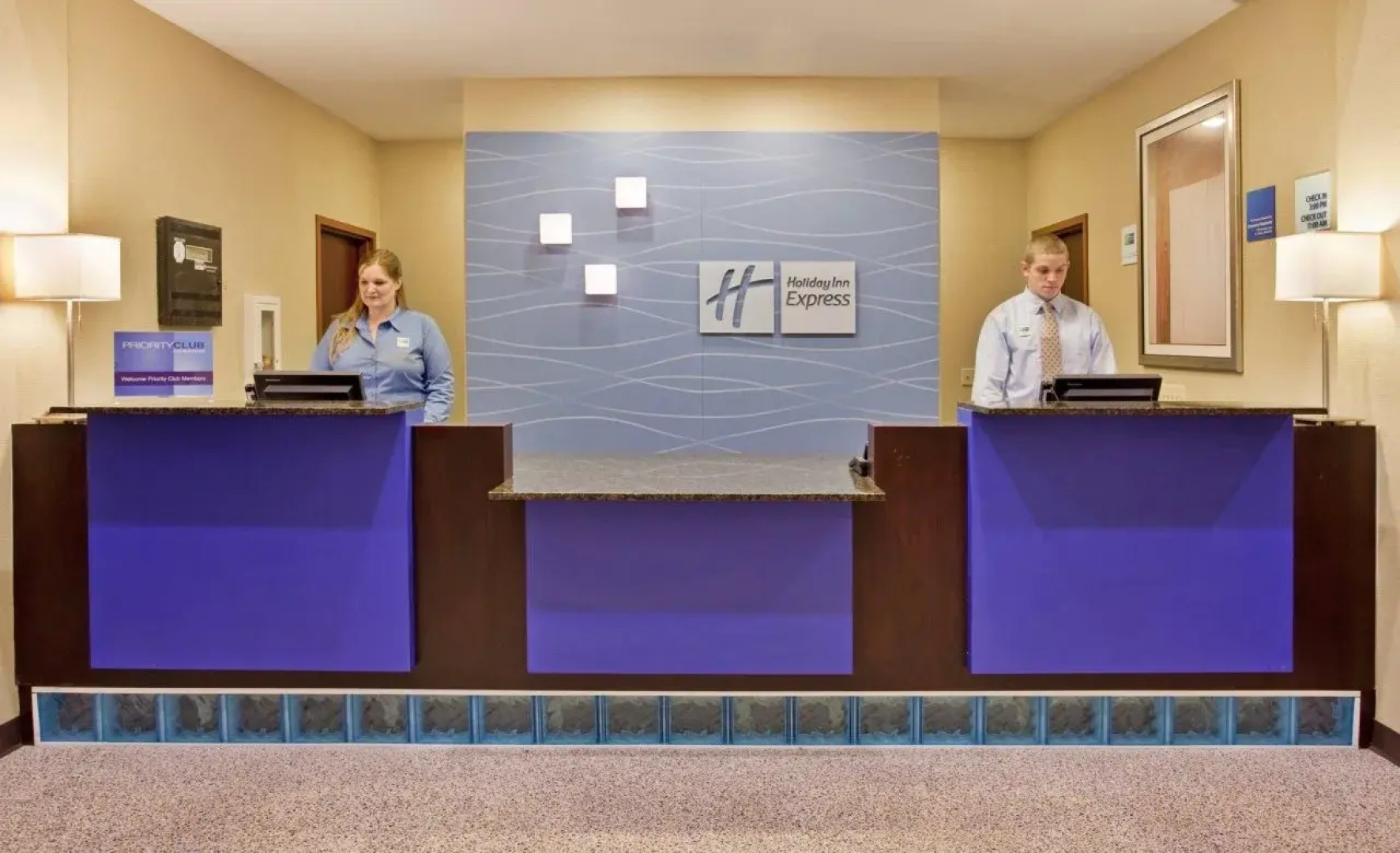 Holiday Inn Express Hotel and Suites St. Charles by IHG