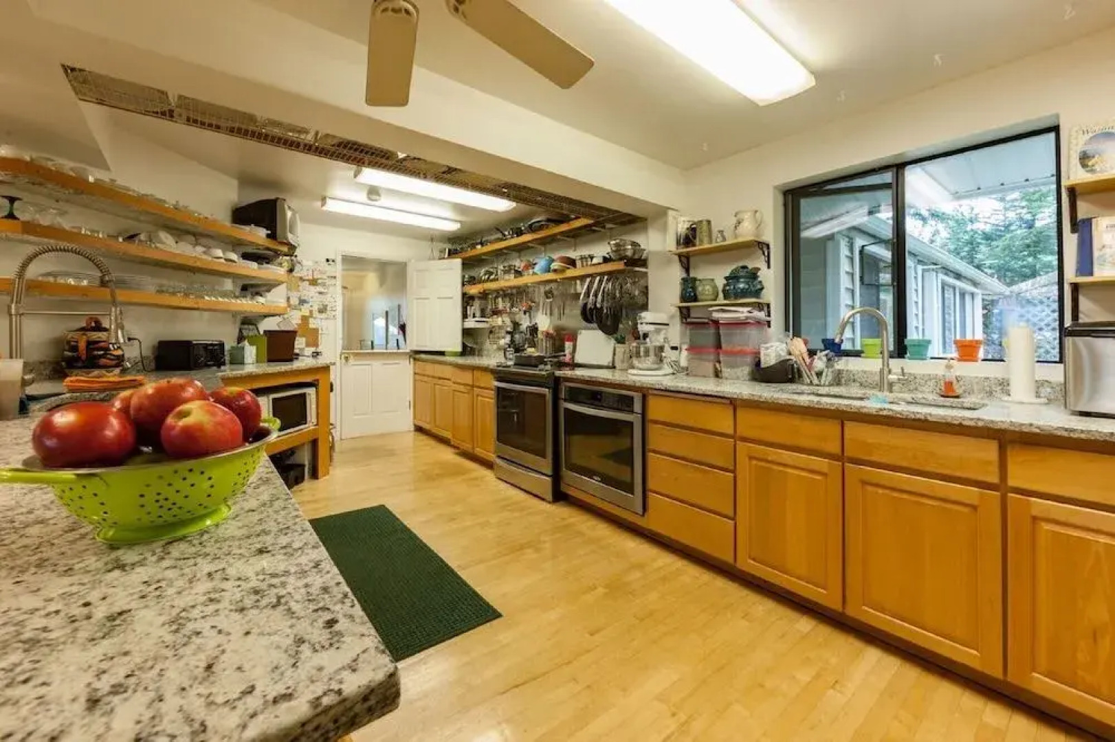 Hillside House Bed and Breakfast